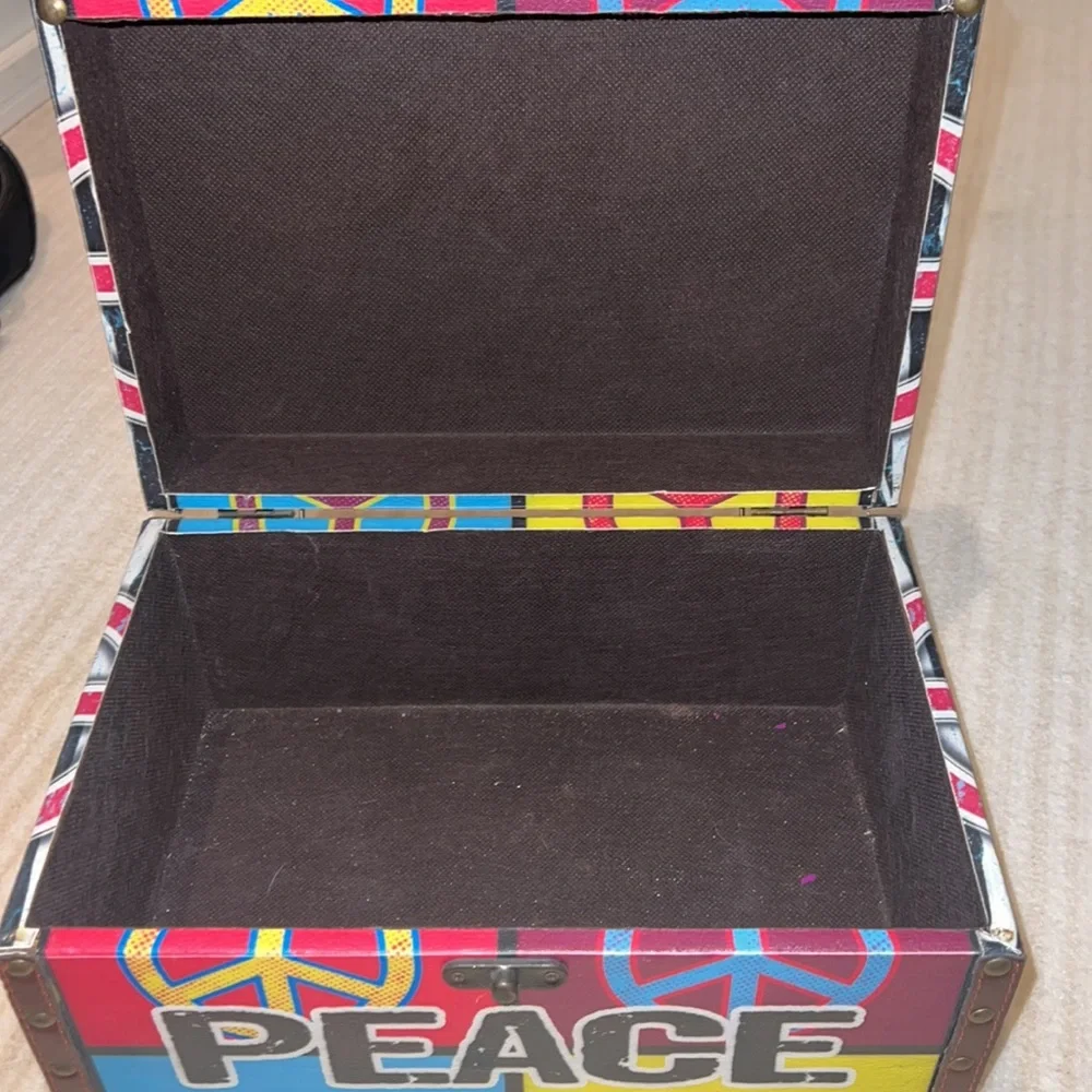 Small chest - Picture 3 of 3